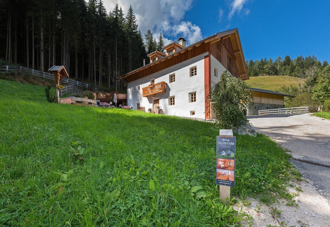 Silentium Dolomites Chalet Since 1600 Monguelfo-Tesido / Welsberg-Taisten Εξωτερικό φωτογραφία